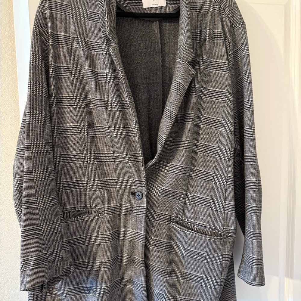 Old Navy Women's Black and White Checkered Blazer